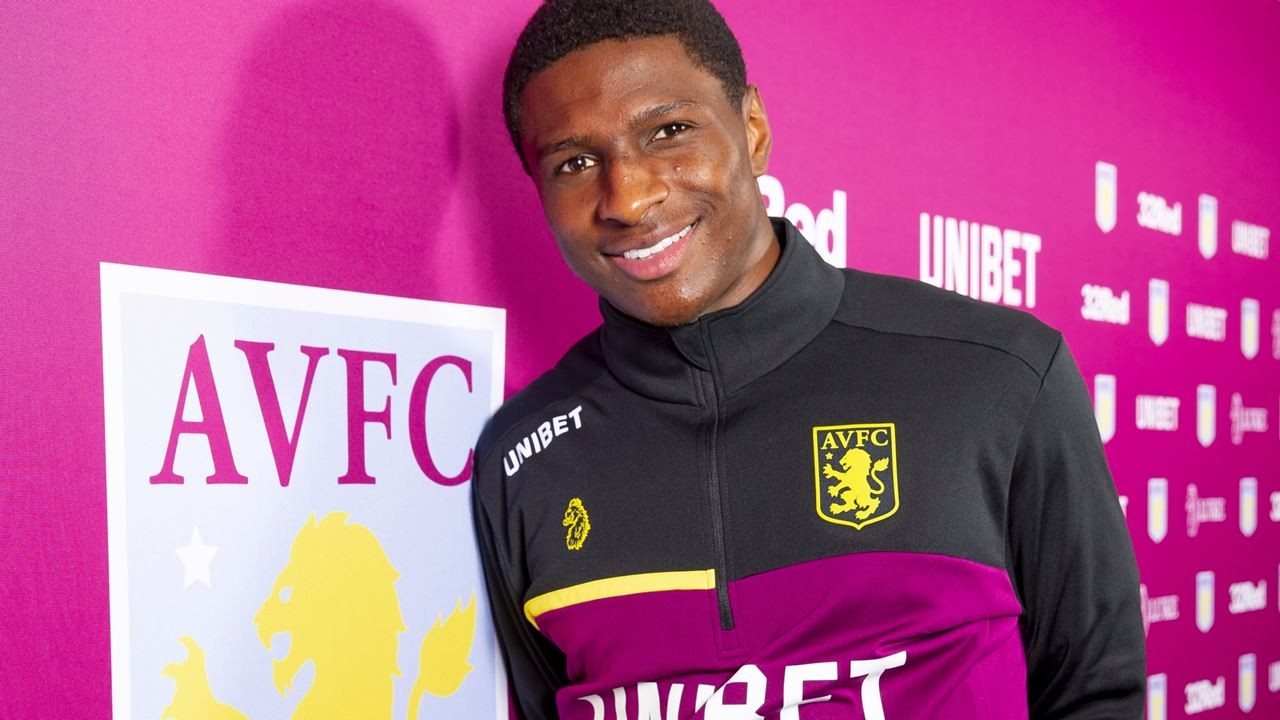 VILLA SIGN ENGELS - Bóng Đá