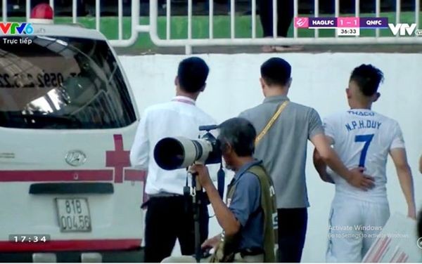 Hồng Duy gãy xương sườn, nguy cơ lỡ vòng loại World Cup 2022 - Bóng Đá