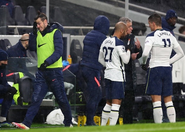 Something's going on with Jose Mourinho and Gareth Bale - Bóng Đá