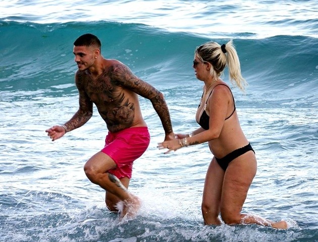  Wanda Icardi celebrates ‘another year’ at Inter as players and Wags party together for Lautaro Martinez’s birthday - Bóng Đá