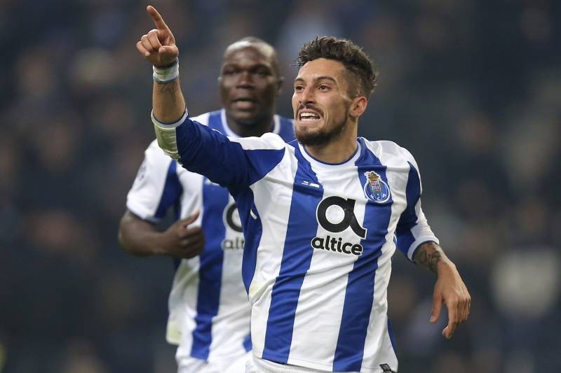 Chelsea look to Telles to fix full-back problems - Bóng Đá