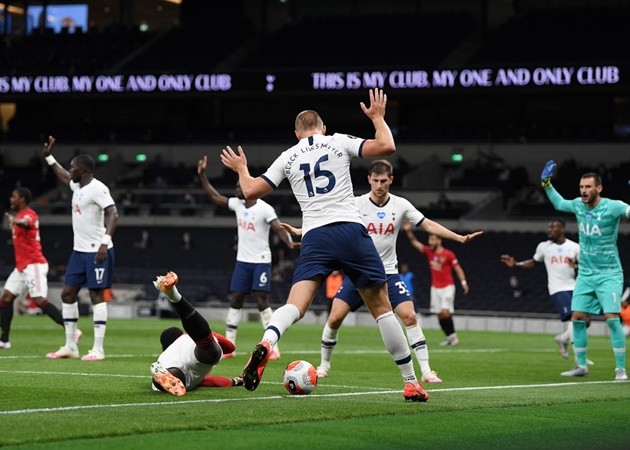 'I had no bench to react to it!' - Mourinho says Spurs lack substitute options compared to Man Utd - Bóng Đá