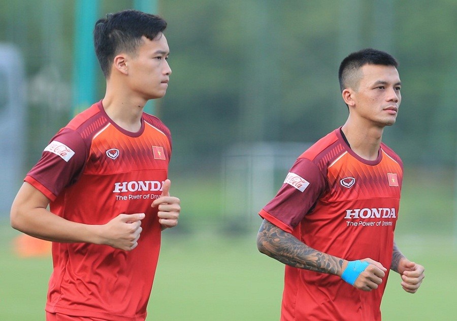 Trung vệ Hữu Tuấn: 