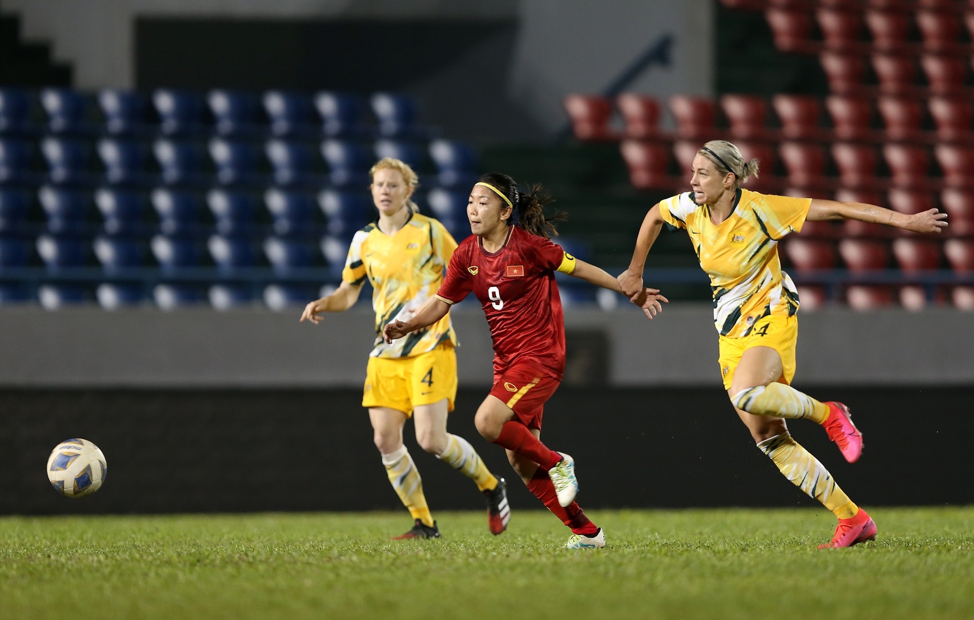 Huỳnh Như phá lưới Australia, tuyệt vời những cô gái vàng Việt Nam! - Bóng Đá