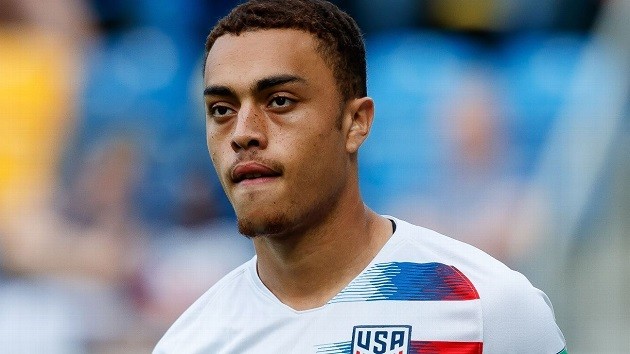 Koeman believes Dest would suit Barcelona - Bóng Đá