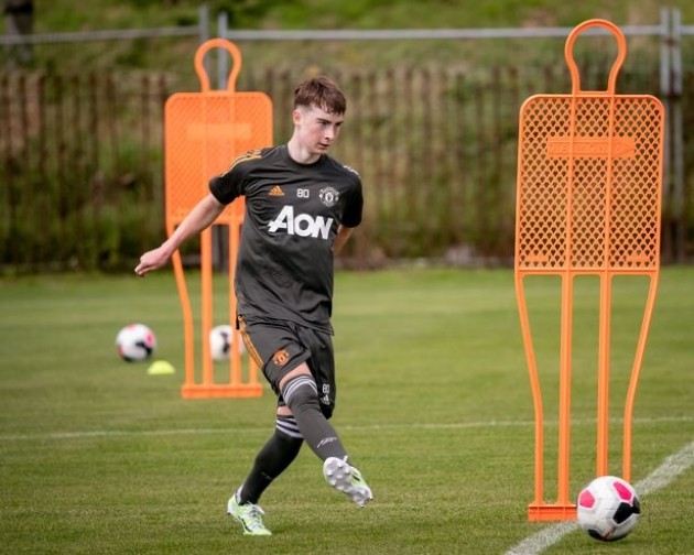 Man Utd face battle to keep hold of rising academy star amid uncertainty over future - Bóng Đá