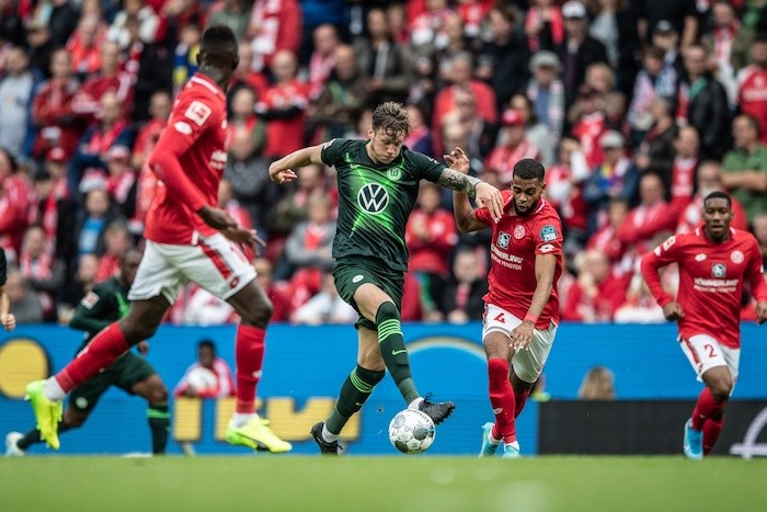 Wout Weghorst: Gã khổng lồ ngạo nghễ ở Bundesliga - Bóng Đá