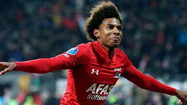 AZ deny Barcelona interest in Stengs - Bóng Đá