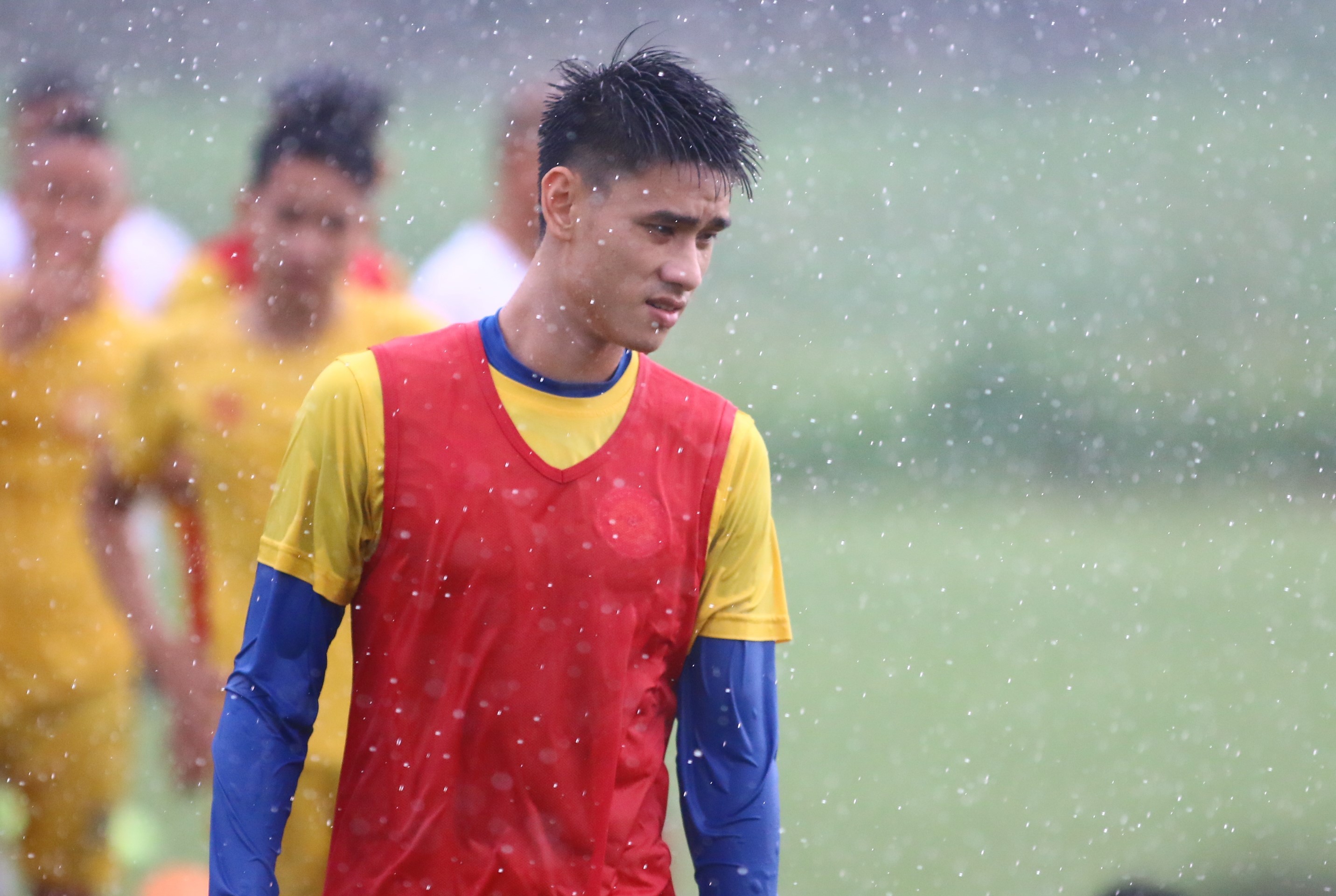  CLB Thanh Hóa bất ngờ chia tay trung vệ Đinh Tiến Thành - Bóng Đá