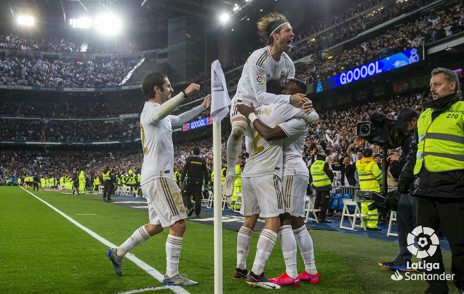 Chùm ảnh Messi ở El Clasico - Bóng Đá