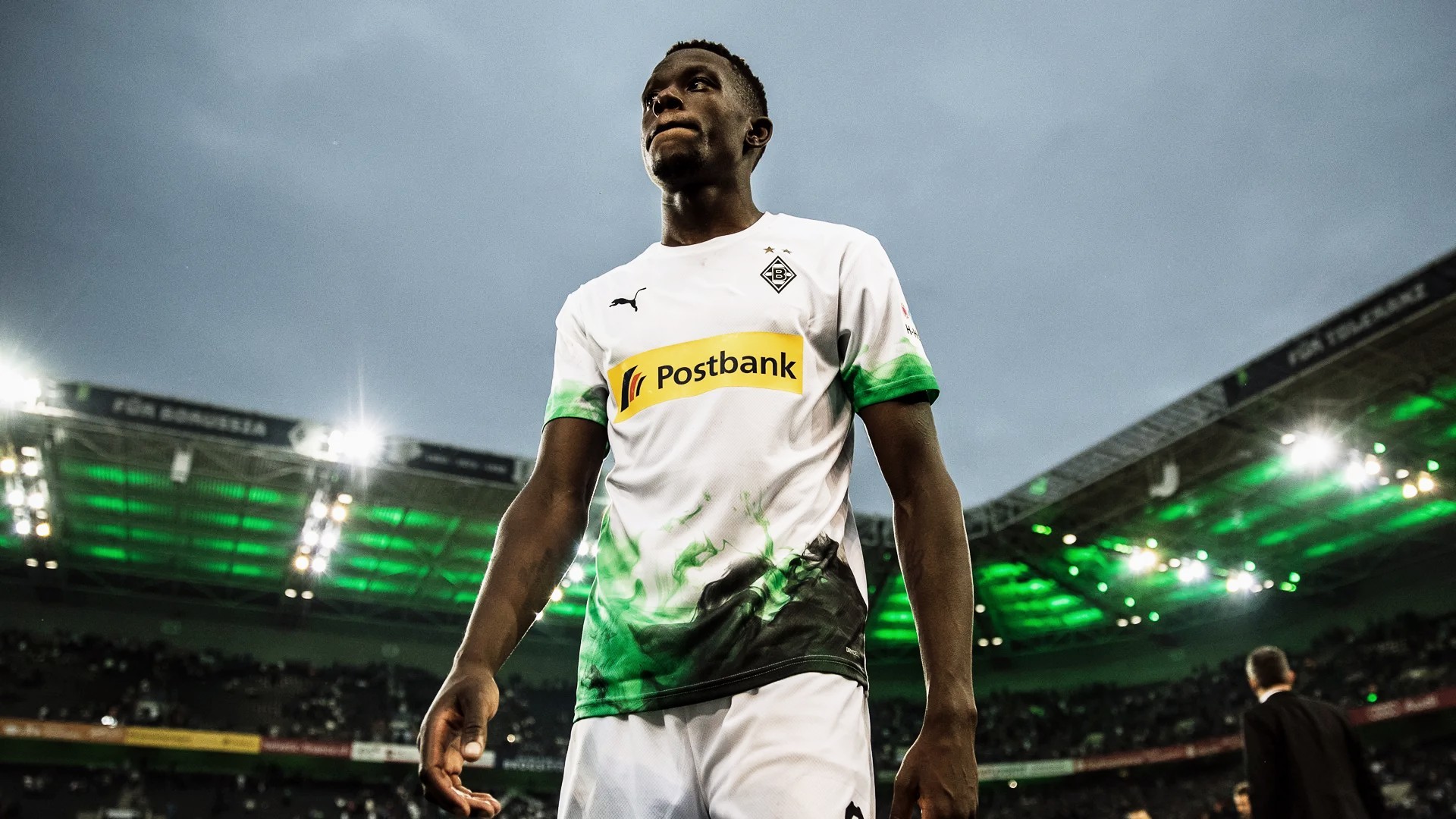 Liverpool fans react to zakaria - Bóng Đá