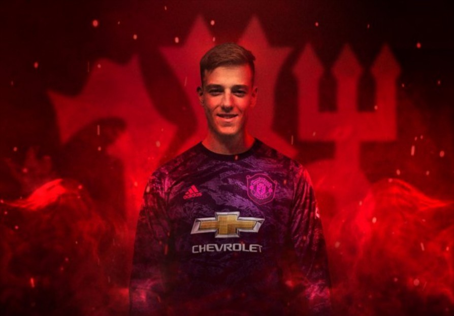 man utd sign vitek - Bóng Đá