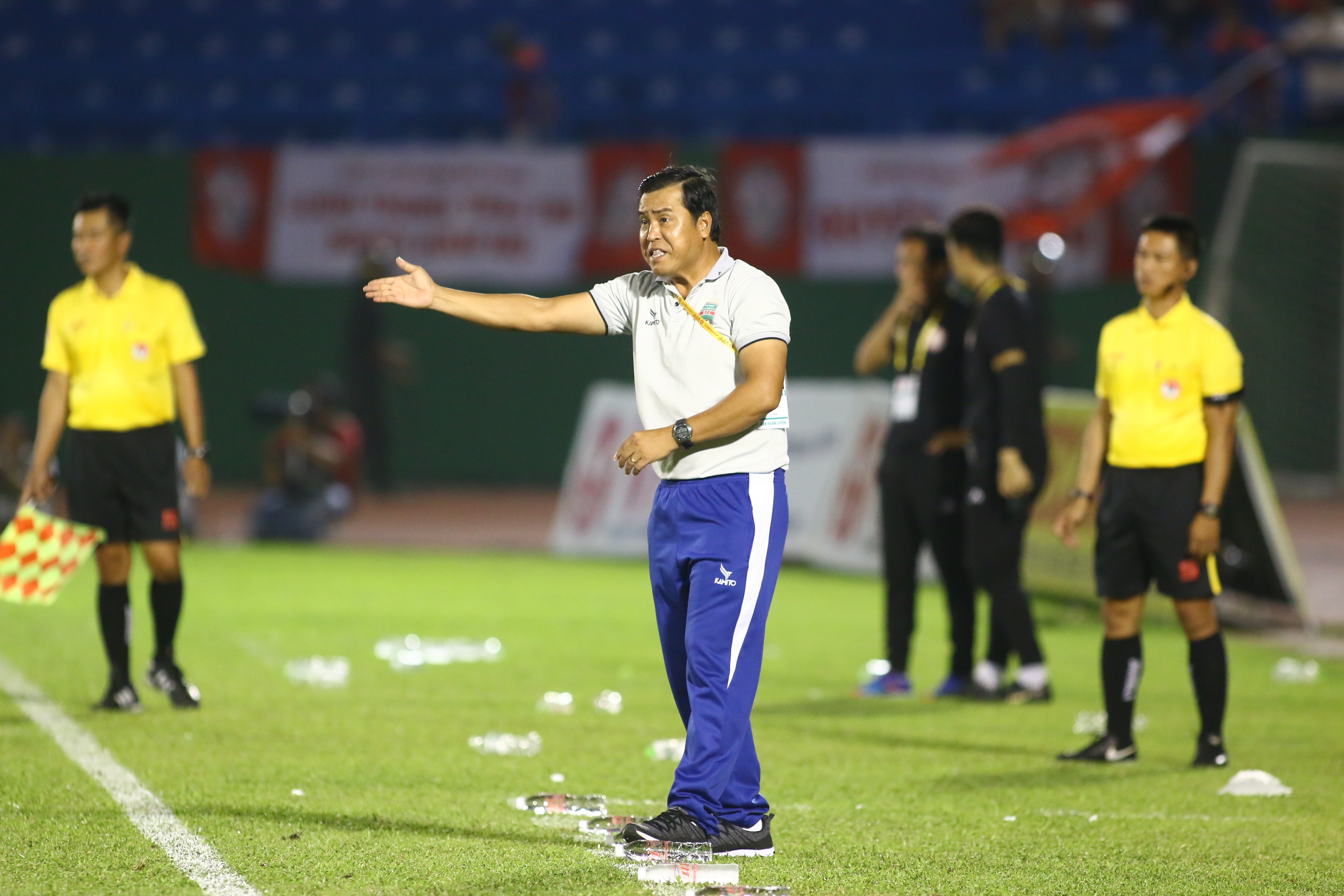 HLV trưởng Bình Dương nói gì sau 2 trận liên tiếp thua Hà Nội FC? - Bóng Đá