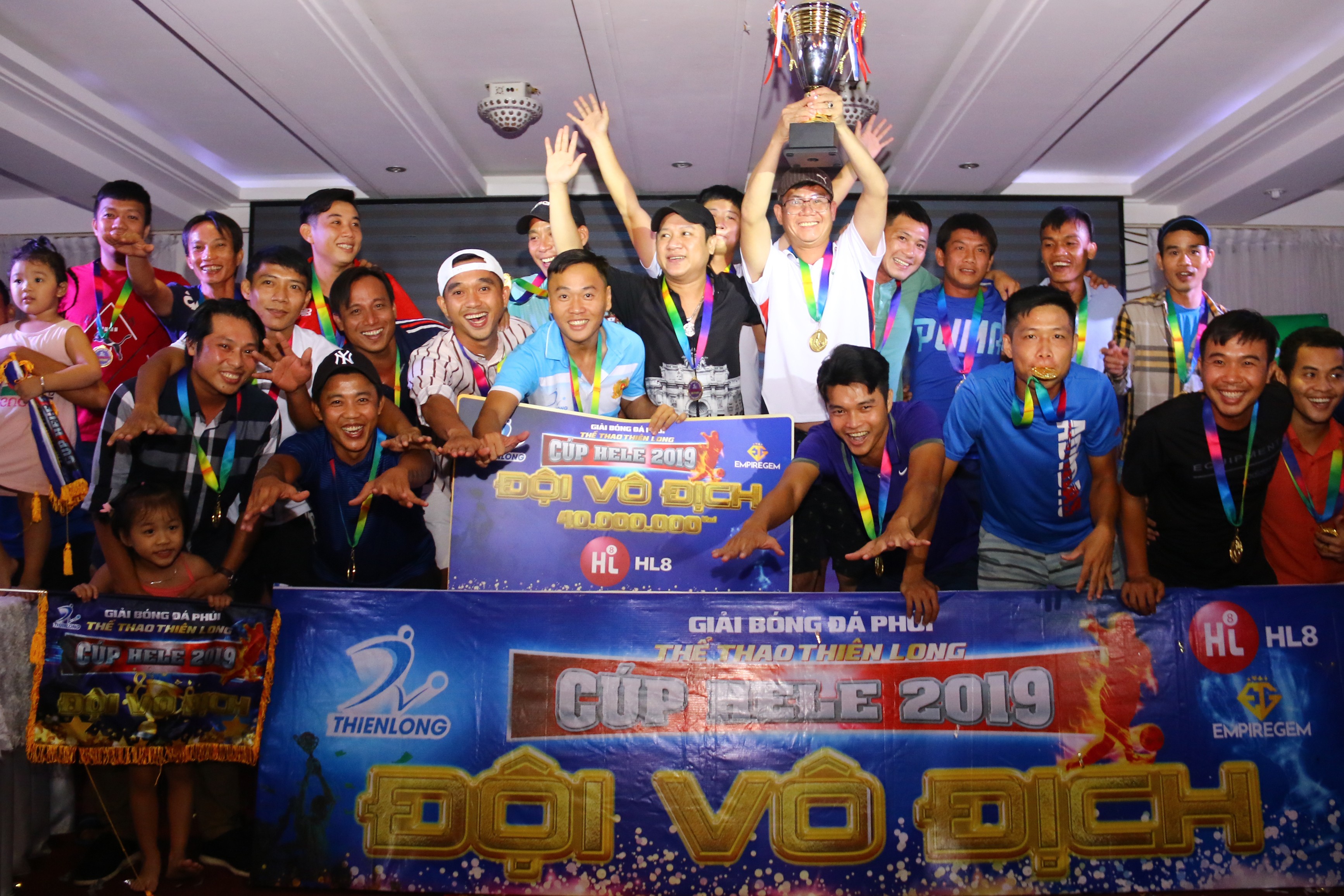 Minh Nhật FC bất ngờ lên ngôi vương Thể thao Thiên Long 2019 - Bóng Đá