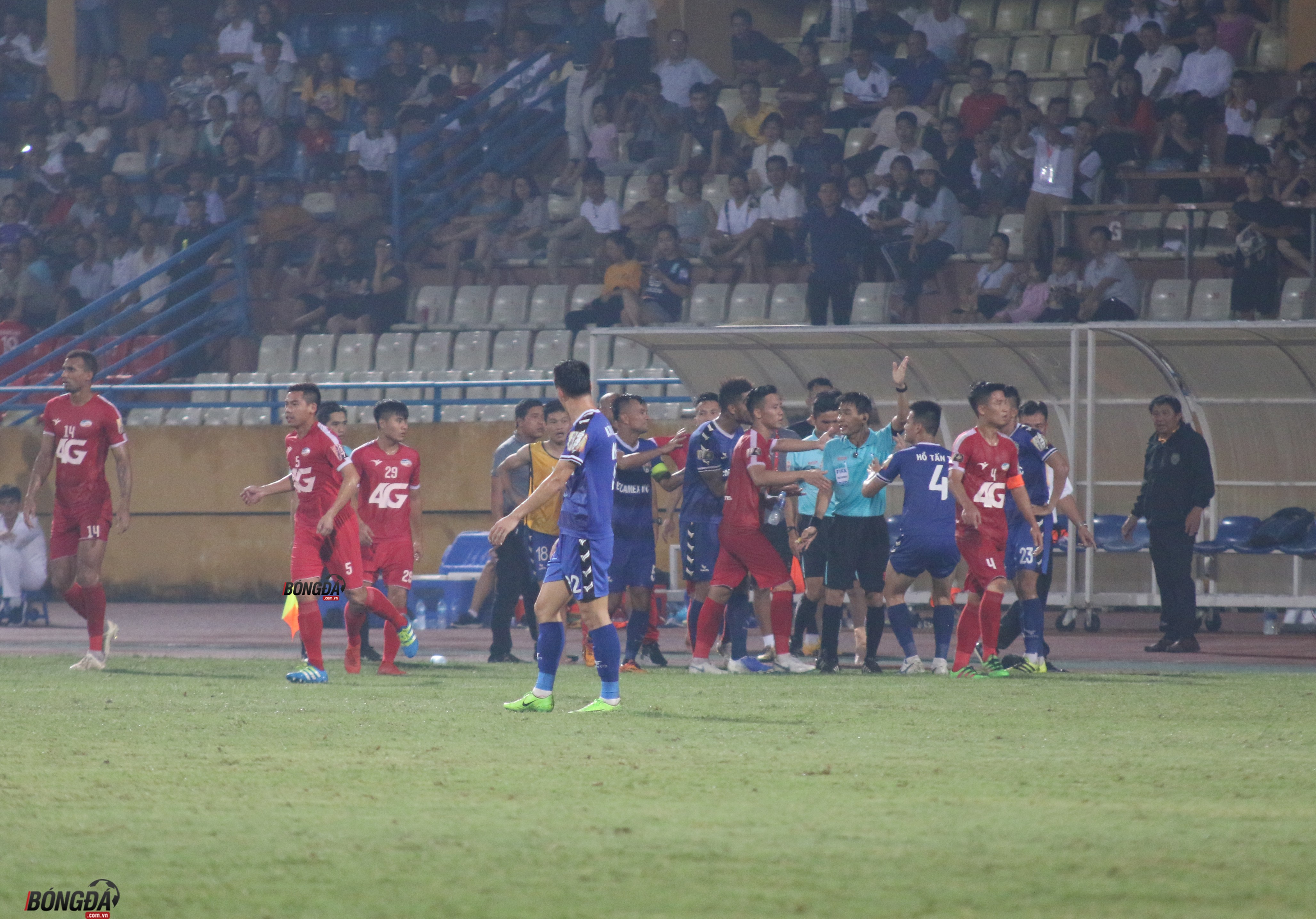 HLV trưởng Viettel tố cầu thủ B.Bình qua tinh quá - Bóng Đá