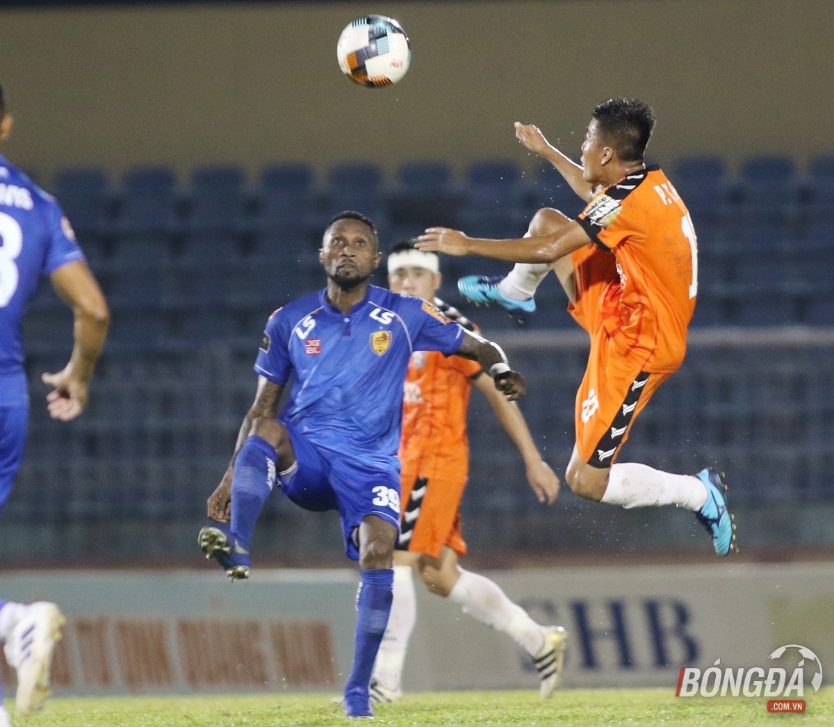 HLV Lê Huỳnh Đức hài lòng với màn thể hiện của cựu tuyển thủ U19 Việt Nam - Bóng Đá