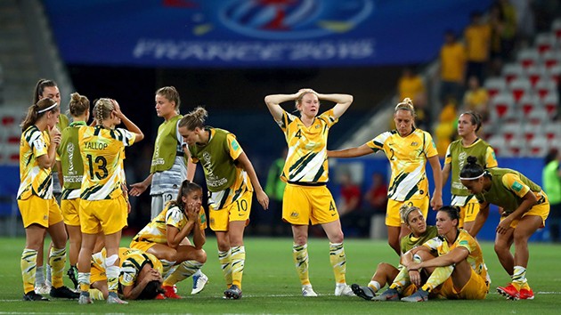 nữ NAUY - ÚC - Bóng Đá