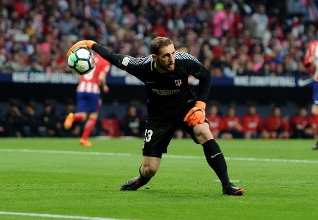 9 'siêu thủ môn' khiến châu Âu chao đảo: 'Ác mộng' Liverpool; Courtois số 1 - Bóng Đá