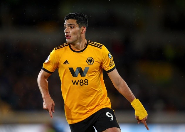 Rio Ferdinand hails Raul Jimenez and believes Wolves striker would improve Manchester United's attack next term - Bóng Đá