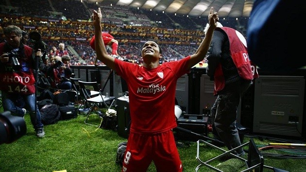 Ngoài De Jong, chỉ có 6 cầu thủ lập cú đúp ở chung kết Europa League - Bóng Đá