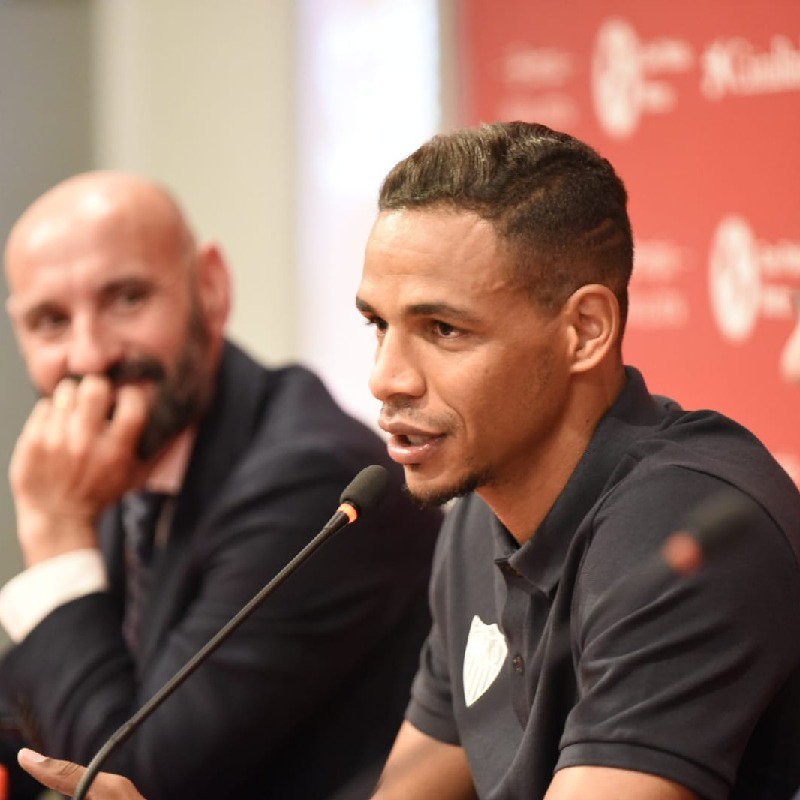 CHÍNH THỨC: Cựu sao Man City 'về tay' bố già - Bóng Đá