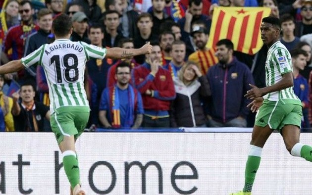 Trả 20 triệu euro cho Betis, Barca vẫn không có được Firpo - Bóng Đá