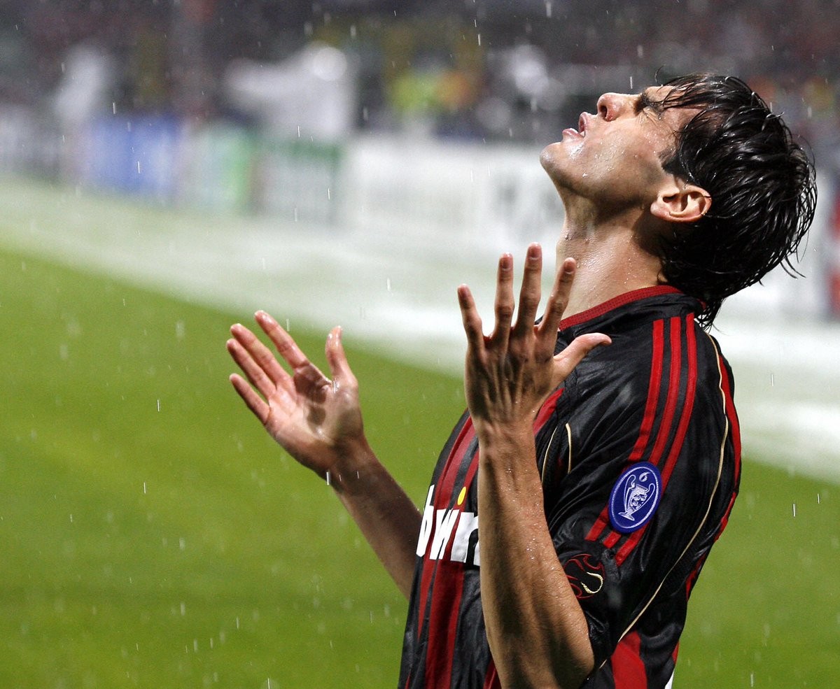 El Nino và Thiên thần, chỉ vì một chữ ký mà đánh mất cả sự nghiệp - Bóng Đá