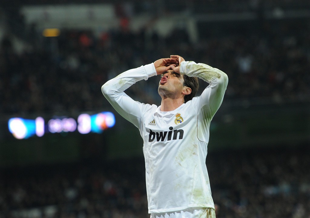 El Nino và Thiên thần, chỉ vì một chữ ký mà đánh mất cả sự nghiệp - Bóng Đá