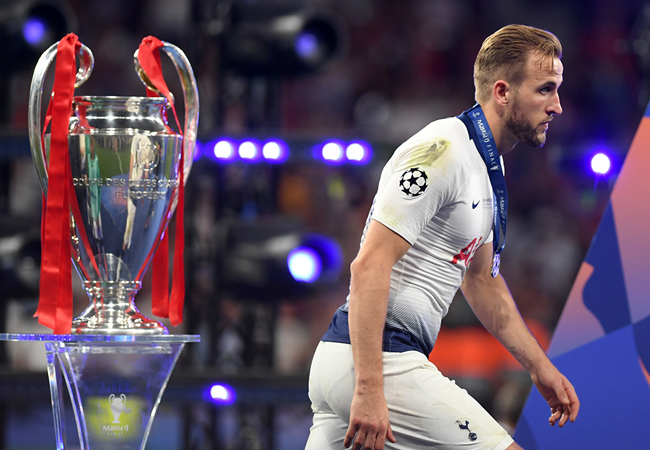 Từ Ballack đến Messi: 8 khoảnh khắc 'đau lòng' của những kẻ bại trận - Bóng Đá