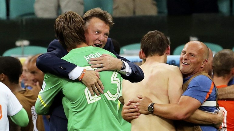 Đây! Chi tiết nhỏ chứng minh cho đẳng cấp HLV của Louis van Gaal - Bóng Đá