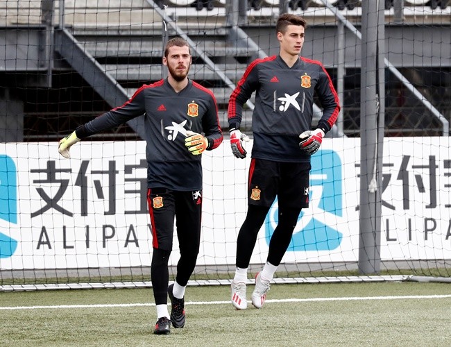 Chelesa goalkeeper Kepa reveals how David de Gea has reacted to being dropped by Spain - Bóng Đá