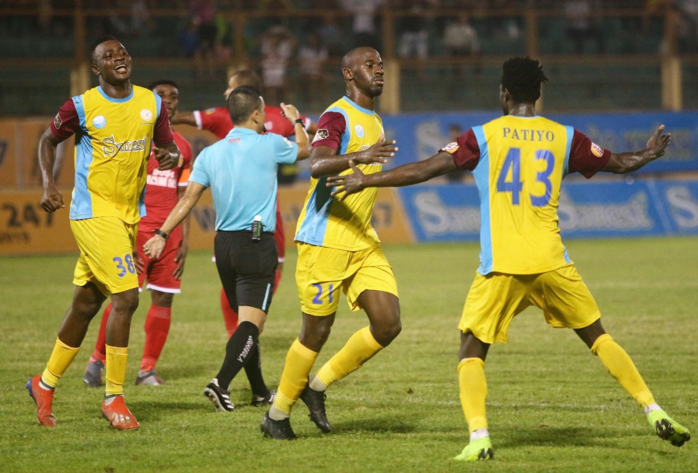 Sanna Khánh Hòa, Thanh Hóa: Sự tương phản thú vị về chiếc ghế HLV trưởng - Bóng Đá