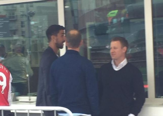 Sami Khedira spotted at Emirates Stadium ahead of Arsenal vs Lyon - Bóng Đá
