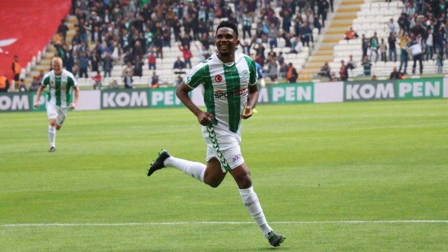 Những bức ảnh tái hiện lại sự nghiệp vinh quang của 'báo đen' Samuel Eto'o - Bóng Đá