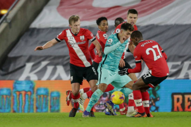 Bài ảnh tình huống Wijnaldum và Mane bị từ chối penalty - Bóng Đá