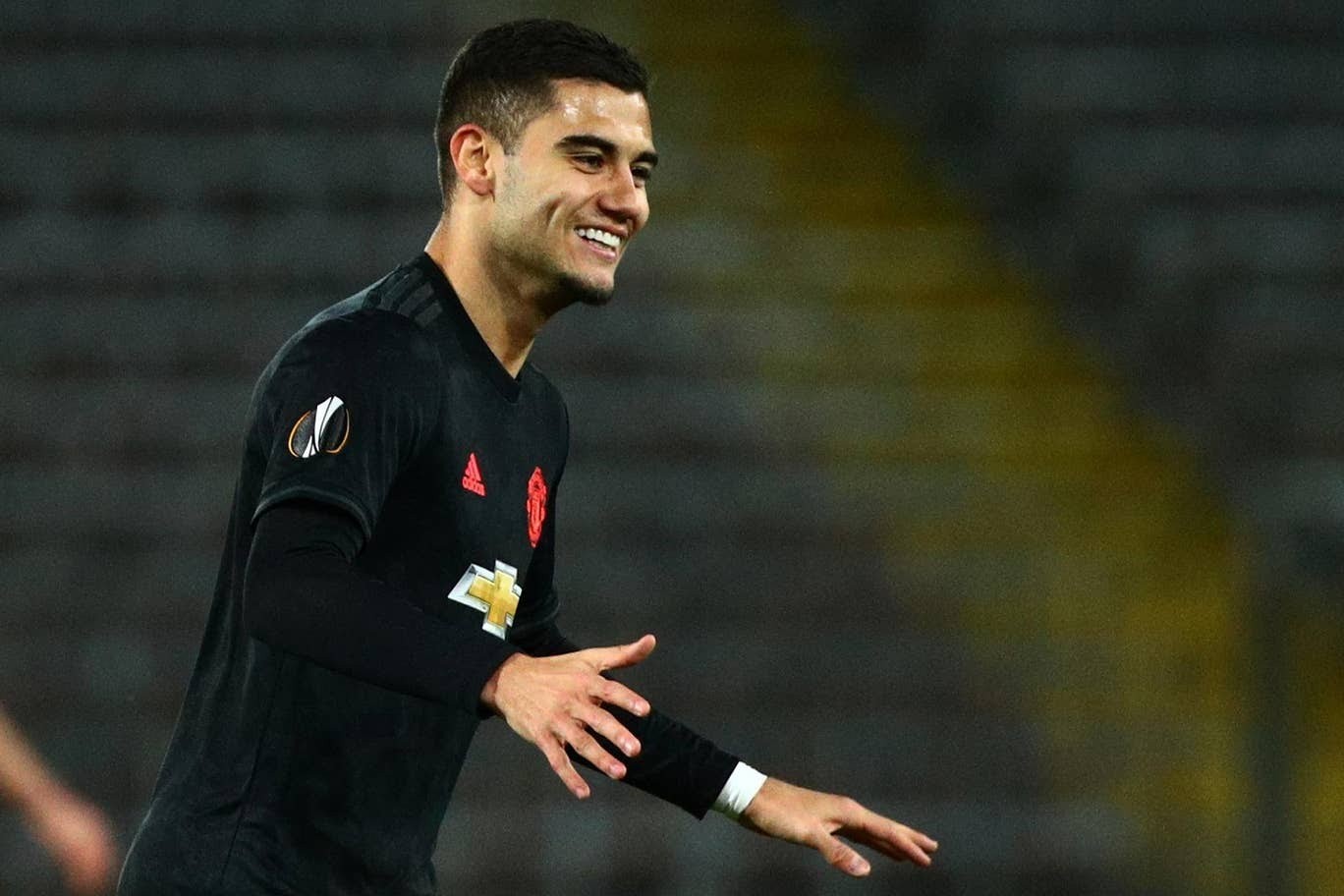 man utd reacts to fred - Bóng Đá