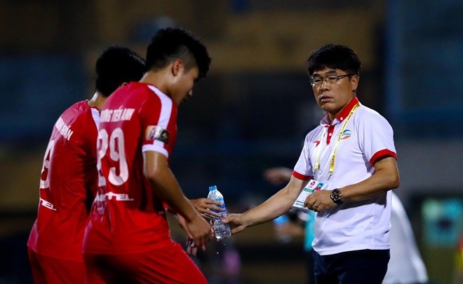 Không phải HLV Hàn Quốc nào cũng là Park Hang-seo - Bóng Đá