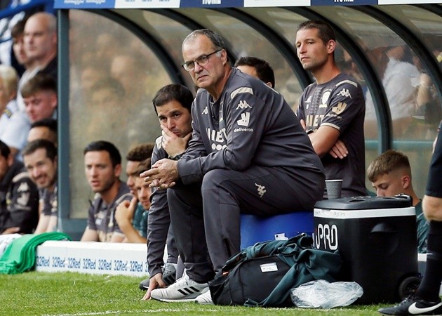 Herrera: MUFC will always be my team in England, but putting rivalries aside, I want to congratulate Bielsa - Bóng Đá