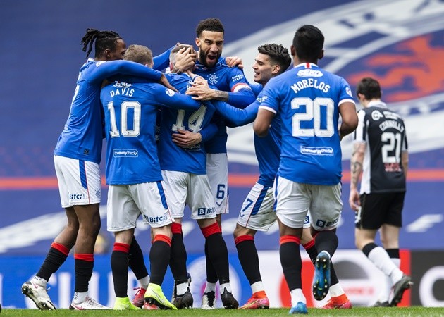 Steven Gerrard filmed celebrating as Rangers close in on title - Bóng Đá