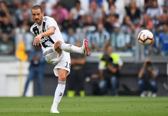 'Cực chất' với đội hình toàn trung vệ: 'Trung phong' Van Dijk, Ramos đá ở đâu? - Bóng Đá