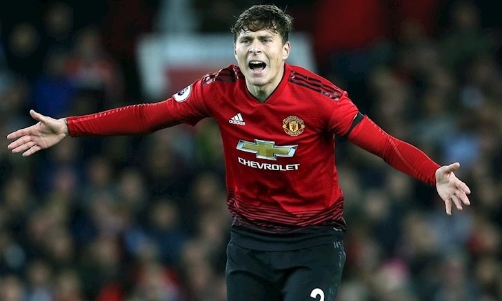 Man United's 'Iceman' Lindelof: In my head I'm still a No. 10 - Bóng Đá