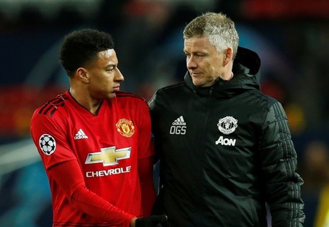 Fans welcome Aaron Wan-Bissaka to Manchester United but issue stern warning to steer clear of Jesse Lingard - Bóng Đá