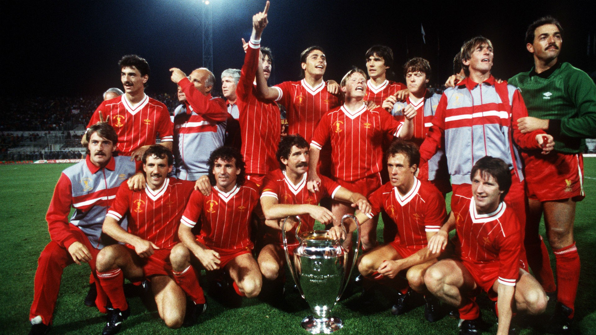 Championship 1983/1984 - Bóng Đá