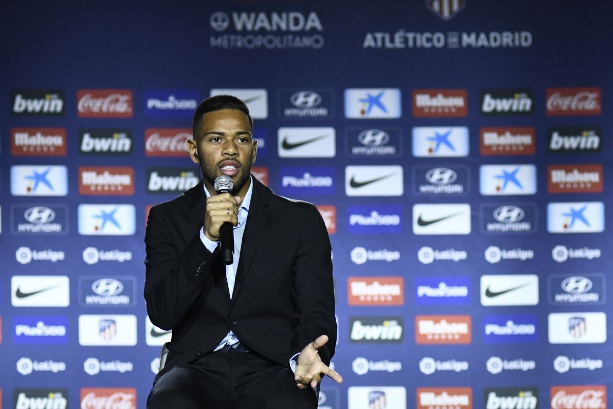 10 bản hợp đồng Atletico - Bóng Đá