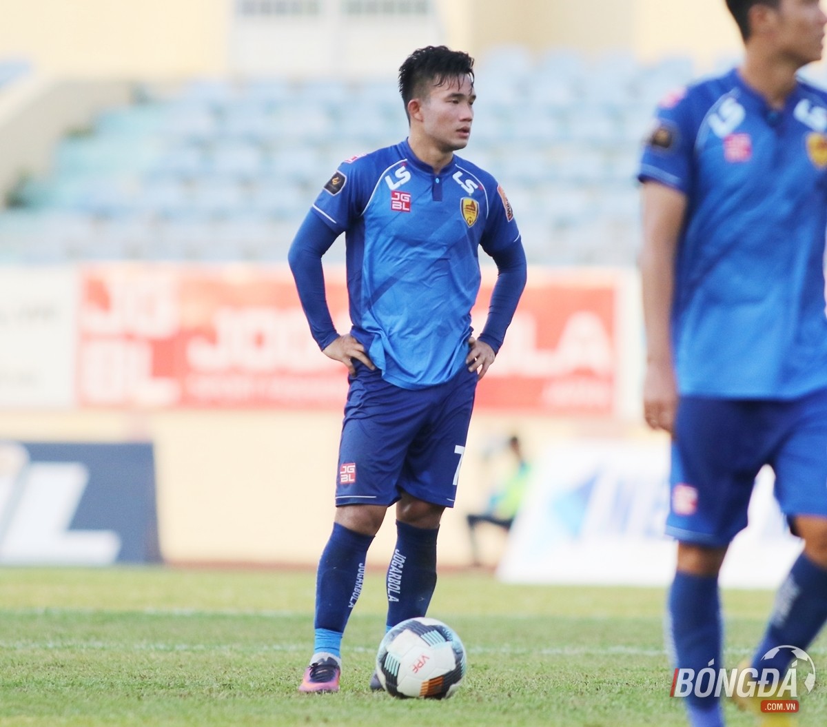 Vi hành sân Tam Kỳ, HLV Park Hang-seo chấm thêm một tuyển thủ cho U23 Việt Nam? - Bóng Đá