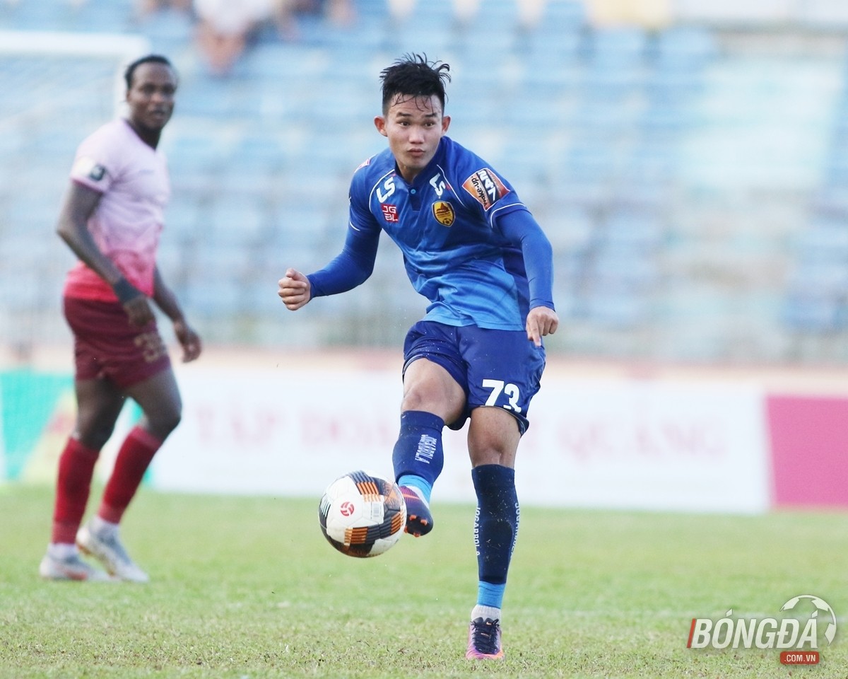 Vi hành sân Tam Kỳ, HLV Park Hang-seo chấm thêm một tuyển thủ cho U23 Việt Nam? - Bóng Đá