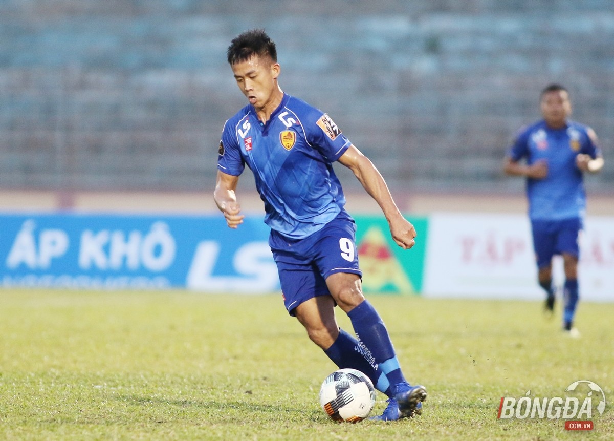 Vi hành sân Tam Kỳ, HLV Park Hang-seo chấm thêm một tuyển thủ cho U23 Việt Nam? - Bóng Đá