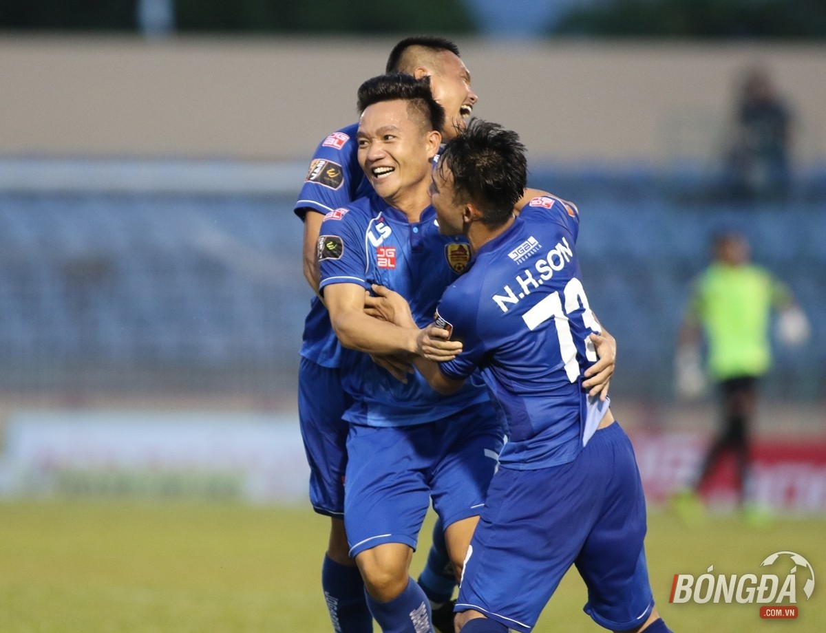 Vi hành sân Tam Kỳ, HLV Park Hang-seo chấm thêm một tuyển thủ cho U23 Việt Nam? - Bóng Đá