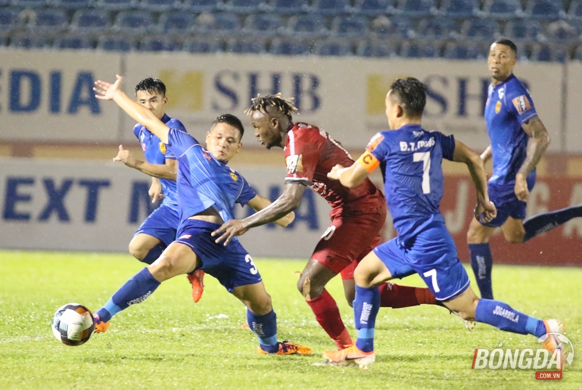 Thầy cũ Công Phượng bắt đầu ngán ngẩm với lời 