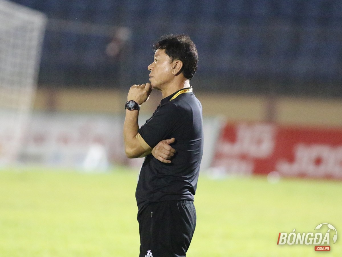 Thầy cũ Công Phượng bắt đầu ngán ngẩm với lời 